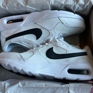 Nike Air Max SC in White and Black
